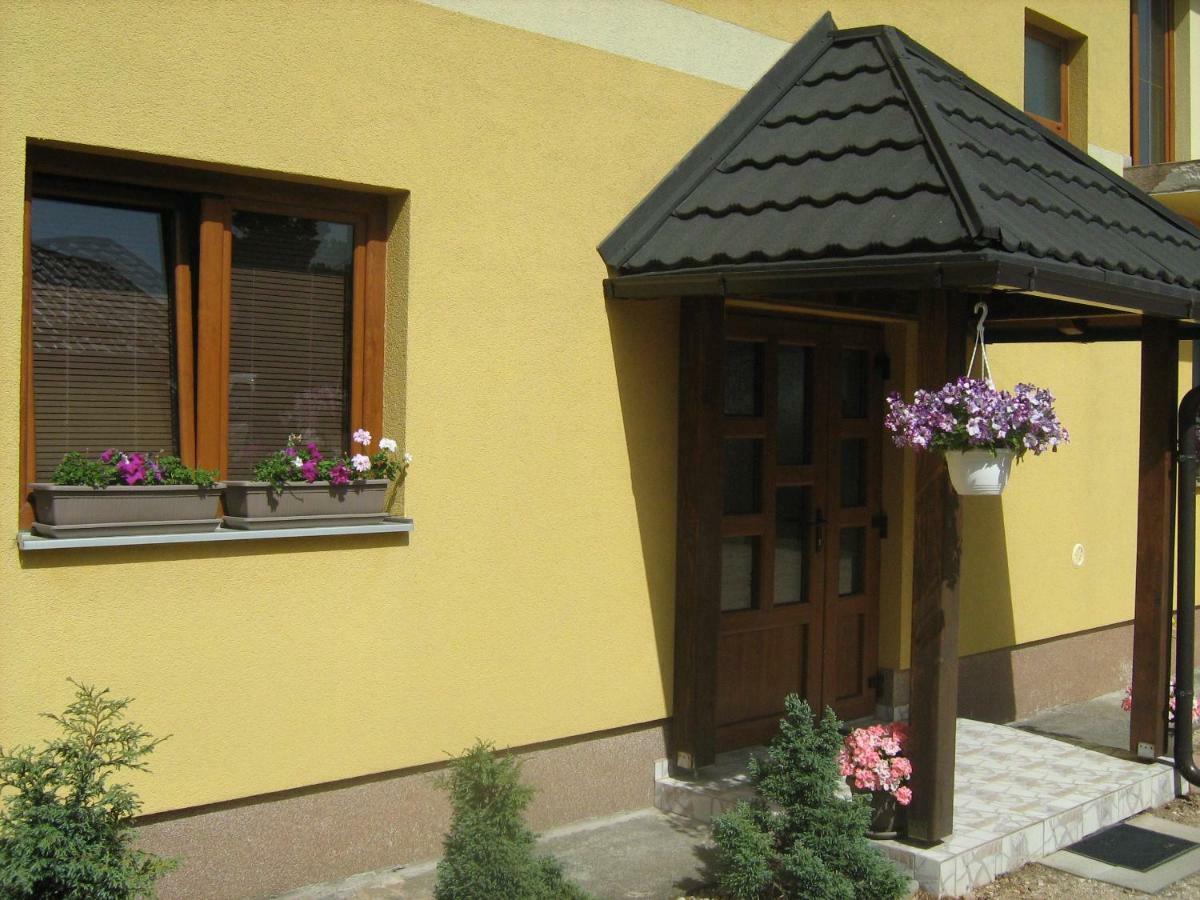 Guesthouse Mario Korenica Exteriör bild